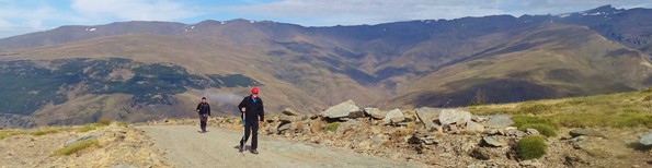 Panormica del gran Maestro seguido de su peor alumno por Sierra Nevada