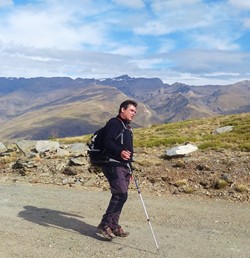 El tito en su proceloso ascenso