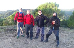 Rojos y negros posando