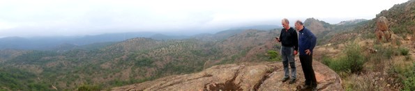 Panormica en la cima de los Riscos con Sendrix y el viejo druida