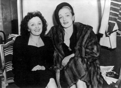 Con Marlenne Dietrich, su amiga