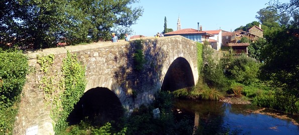 Puente de Furelos, muy cerca ya de Melide