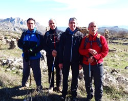 El grupo de vuelta en las ruinas