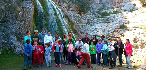 El grupo de super-activos en la primera chorrera del ro Bailn