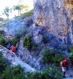 Descendiendo por las escaleras gigantes del infierno