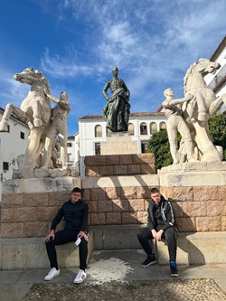 Monumento al torero Manolete y al arte del toreo 