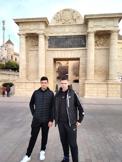 En la Puerta del Puente