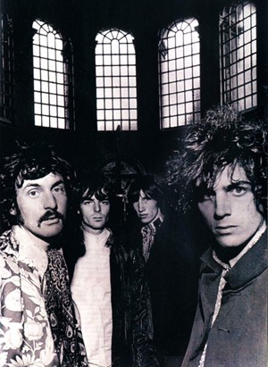 Pink Floyd con Syd en una iglesia