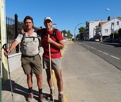 To y sobrino en la para del bus del Muriano