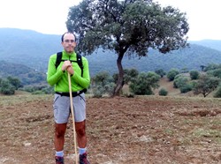 Bajo la sombra de un rbol don Alonso