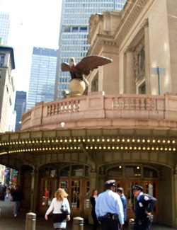 Esquina de la entrada a GRAND CENTRAL TERMINAL