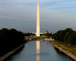 El obelisco y el estanque del Lincoln Memorial 