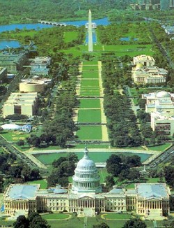 Vista desde el Capitolio al obelisco y el Lincoln Memorial
