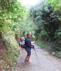 El tito bajando por el tunel verde